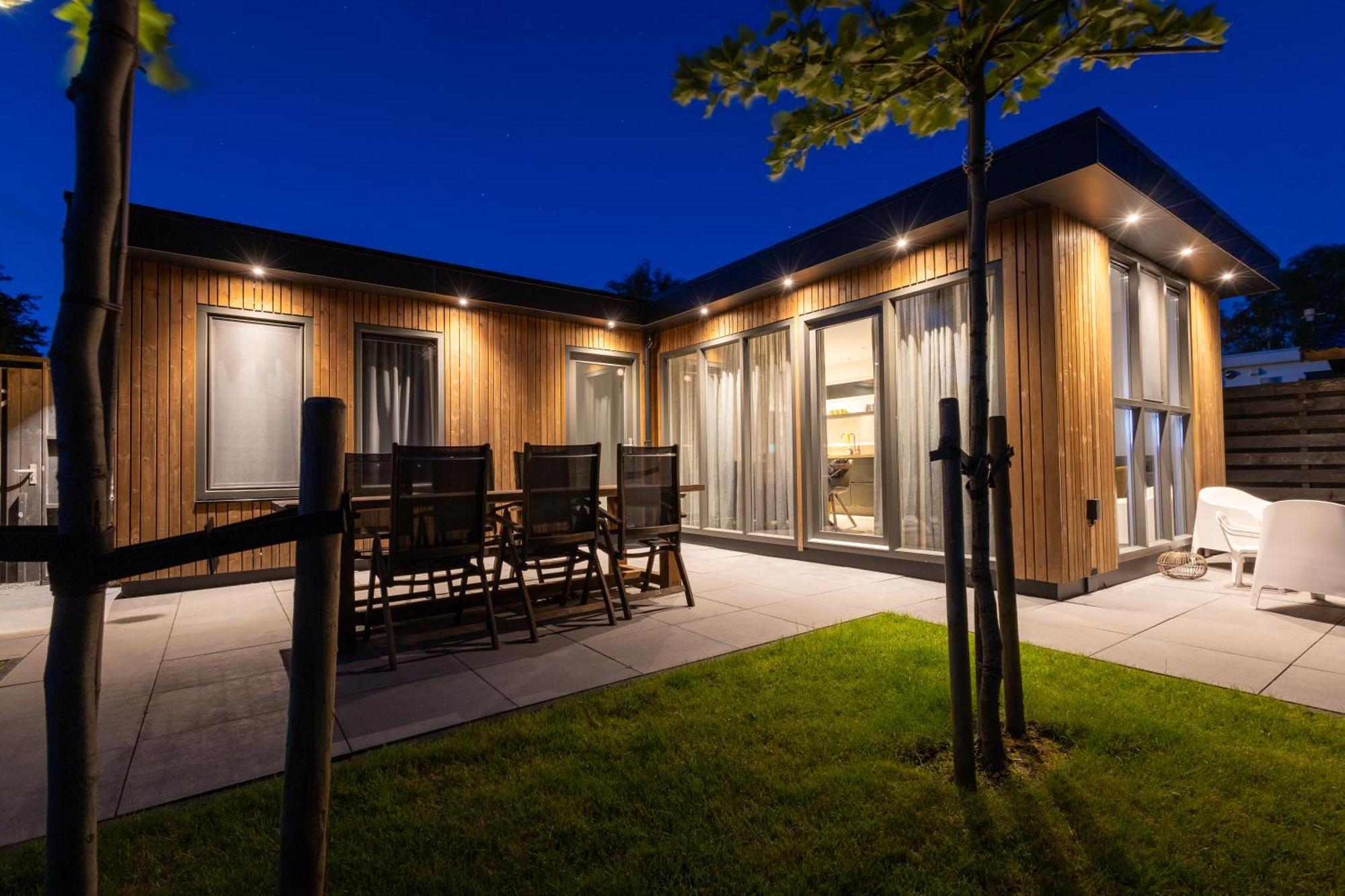 Chalet Vakantieverblijf Te Plak Tzummarum